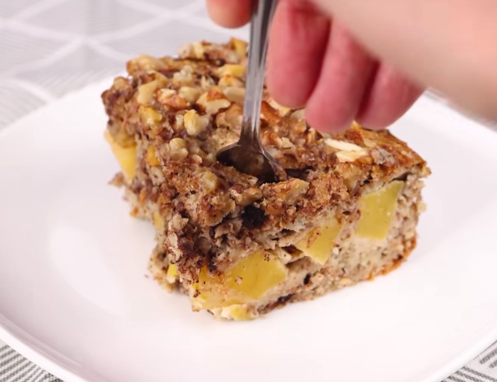 Banana-Apple Oatmeal Cake