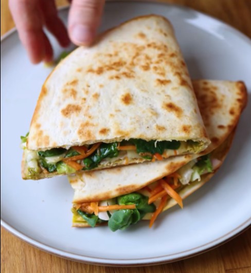 Pesto & Ham = Breakfast Egg Wrap