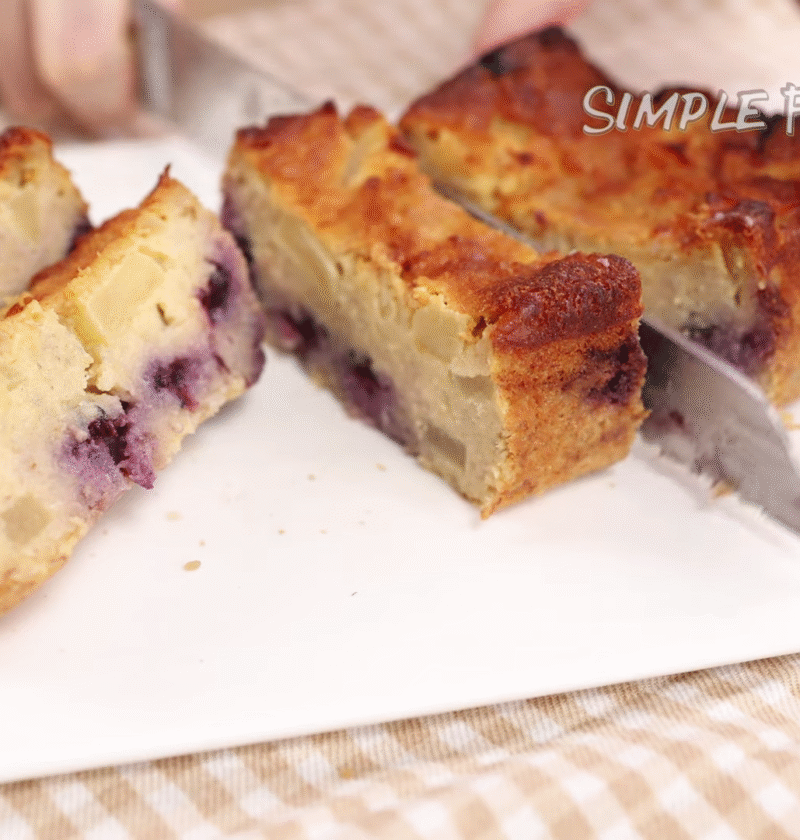 Apple & Oat Breakfast Cake