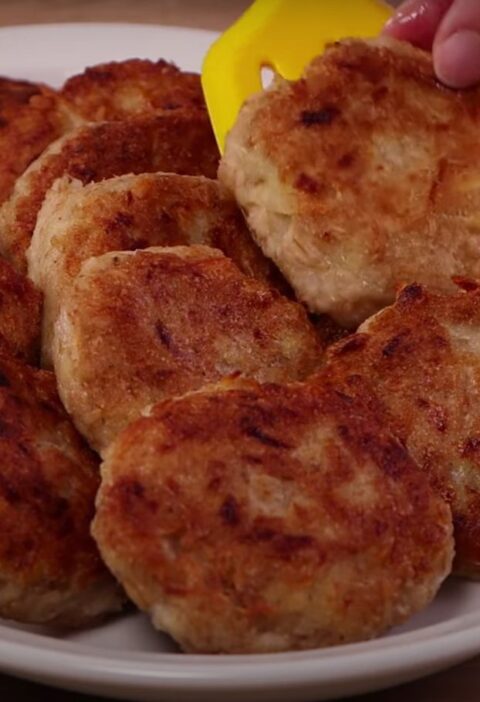 Savory Tomato-Braised Oat Cutlets