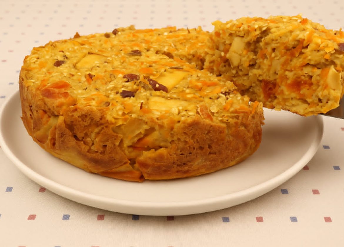 Healthy Apple Carrot Oatmeal Cake