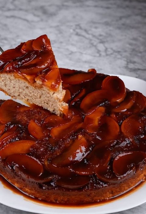 Caramel Apple Upside-Down Cake