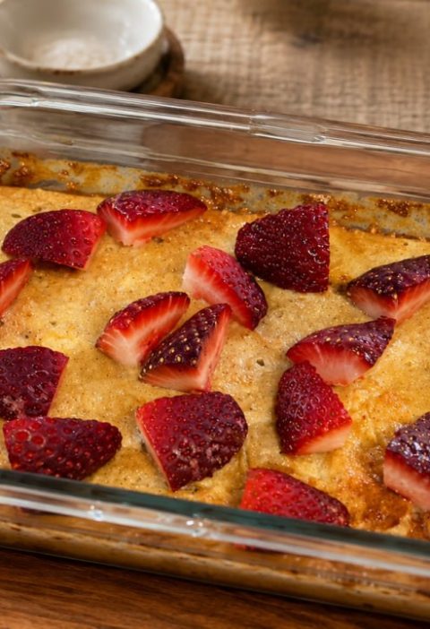Baked Apple Cinnamon Oatmeal with Greek Yogurt