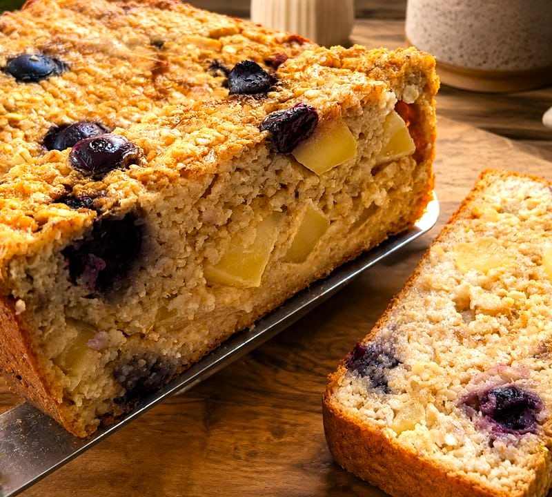 Baked Oatmeal with Banana, Apple, and Blueberries