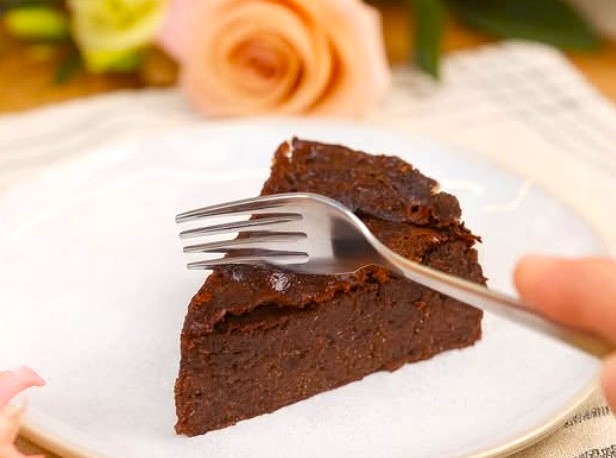 Banana Chocolate Protein Cake