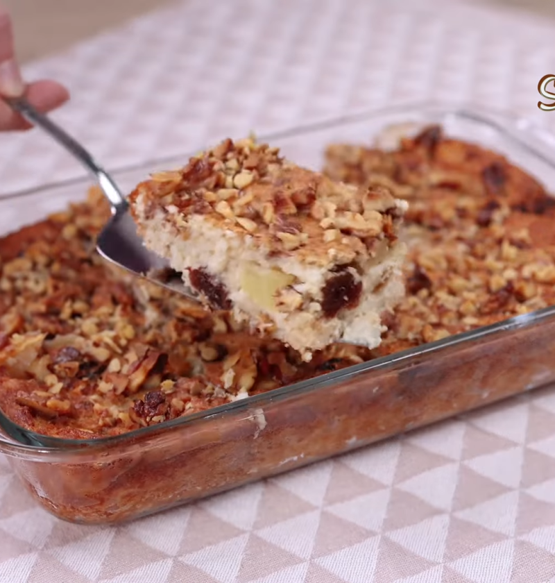 Golden Orchard Oat Apple Cake