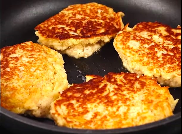 Juicy Apple Oat Pancakes