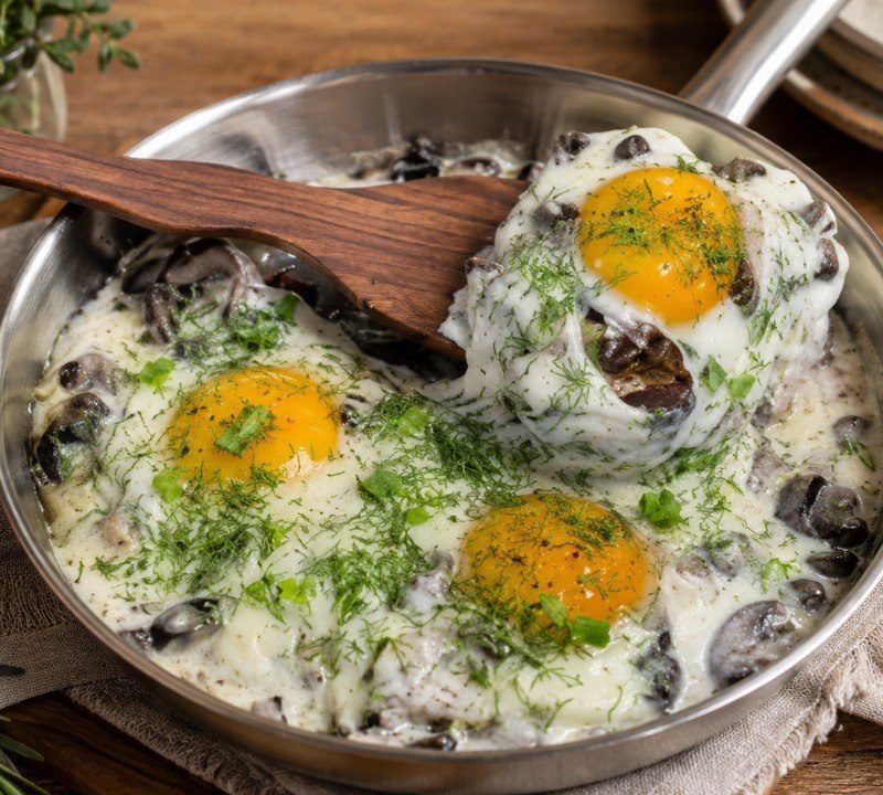 Smoky Red Bean Skillet With Eggs And Mozzarella