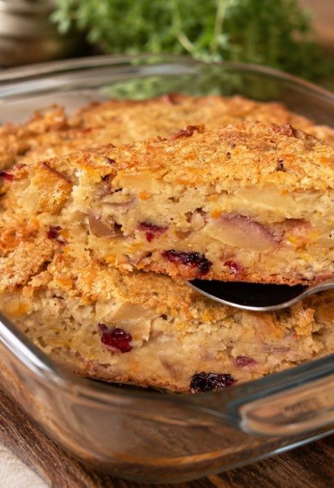 Sunrise Apple Carrot Cranberry Oat Bake