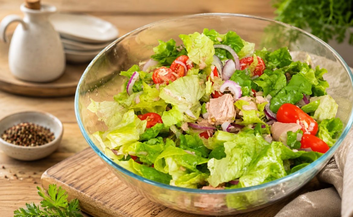 Mediterranean Tuna And Cherry Tomato Garden Salad