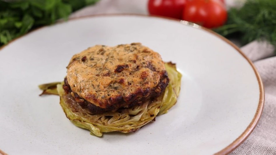 Savoury cabbage steak