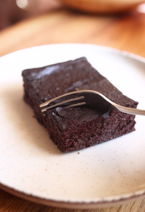 Flourless Apple Chocolate Bake